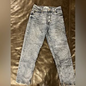 Sold!!!  Zara mom jeans slight acid wash look size 6